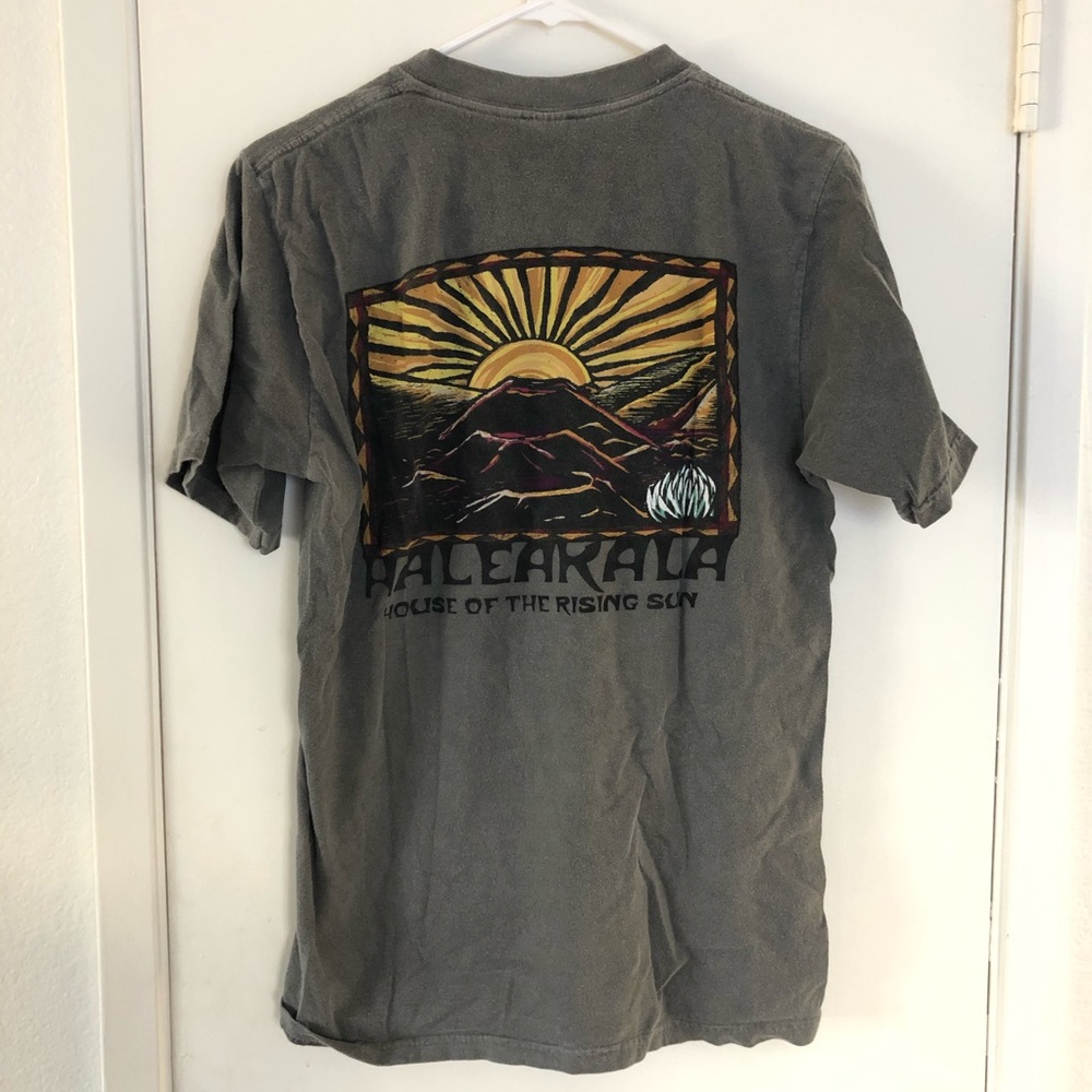 Gray graphic T-shirt